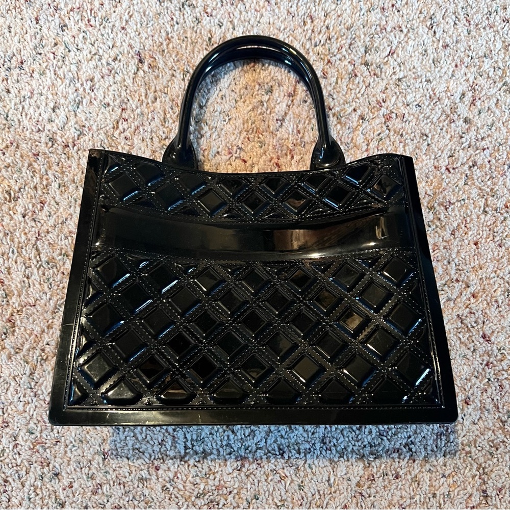 Elegant Black Quilted Handbag